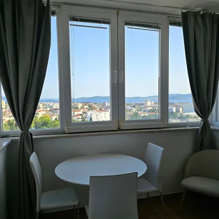 Appartement Kiki With A Sea View, Free Wifi, For 2 Persons Zadar