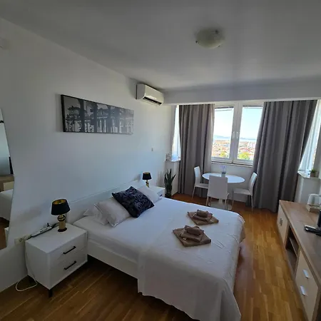 Appartamento Kiki With A Sea View, Free Wifi, For 2 Persons